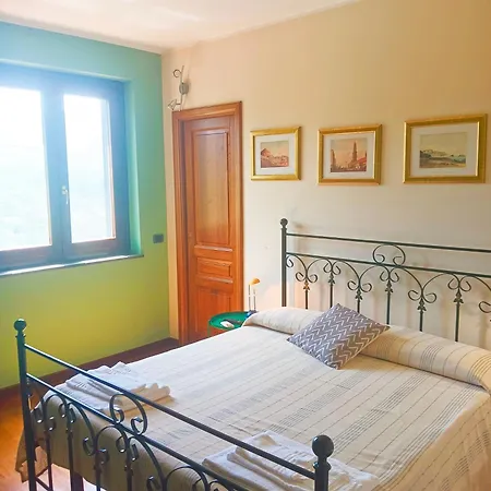 Oda ve Kahvaltı La Quercia Di Massena 3*