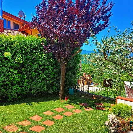 Oda ve Kahvaltı La Quercia Di Massena